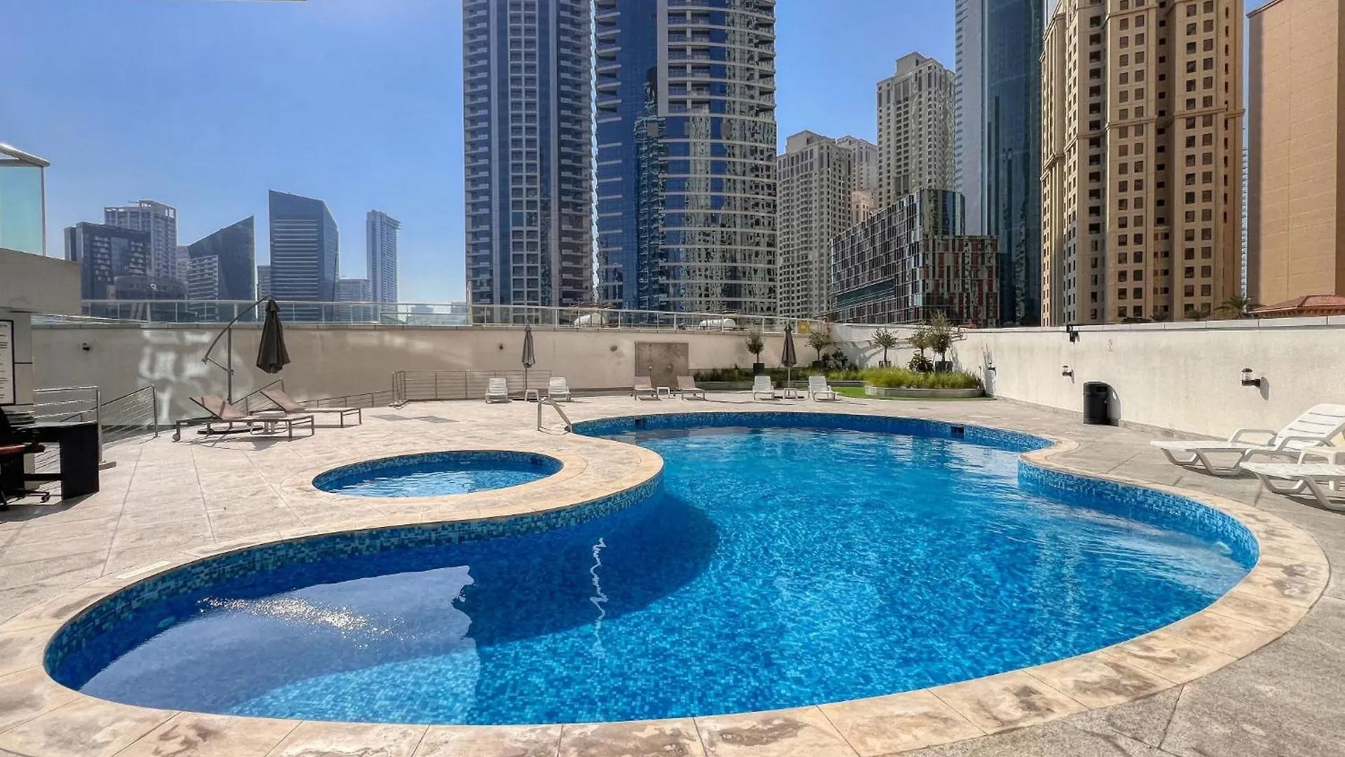 Enticing Space With Marina View Near The Beach! Dubai