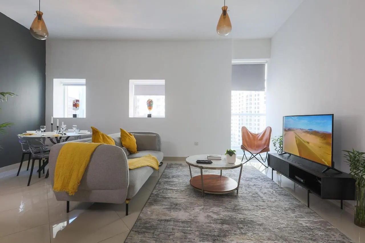 Enticing Space With Marina View Near The Beach! Dubai Holiday home